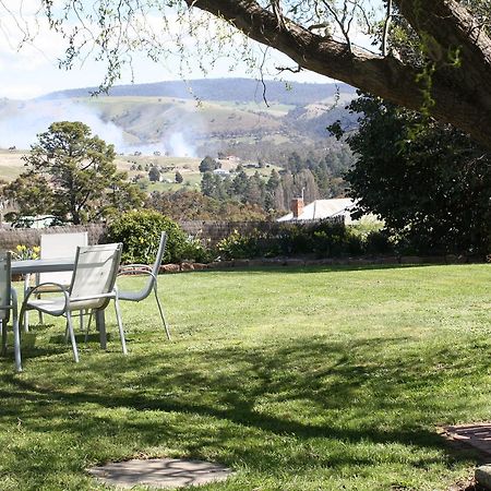 Omeo Motel Bagian luar foto