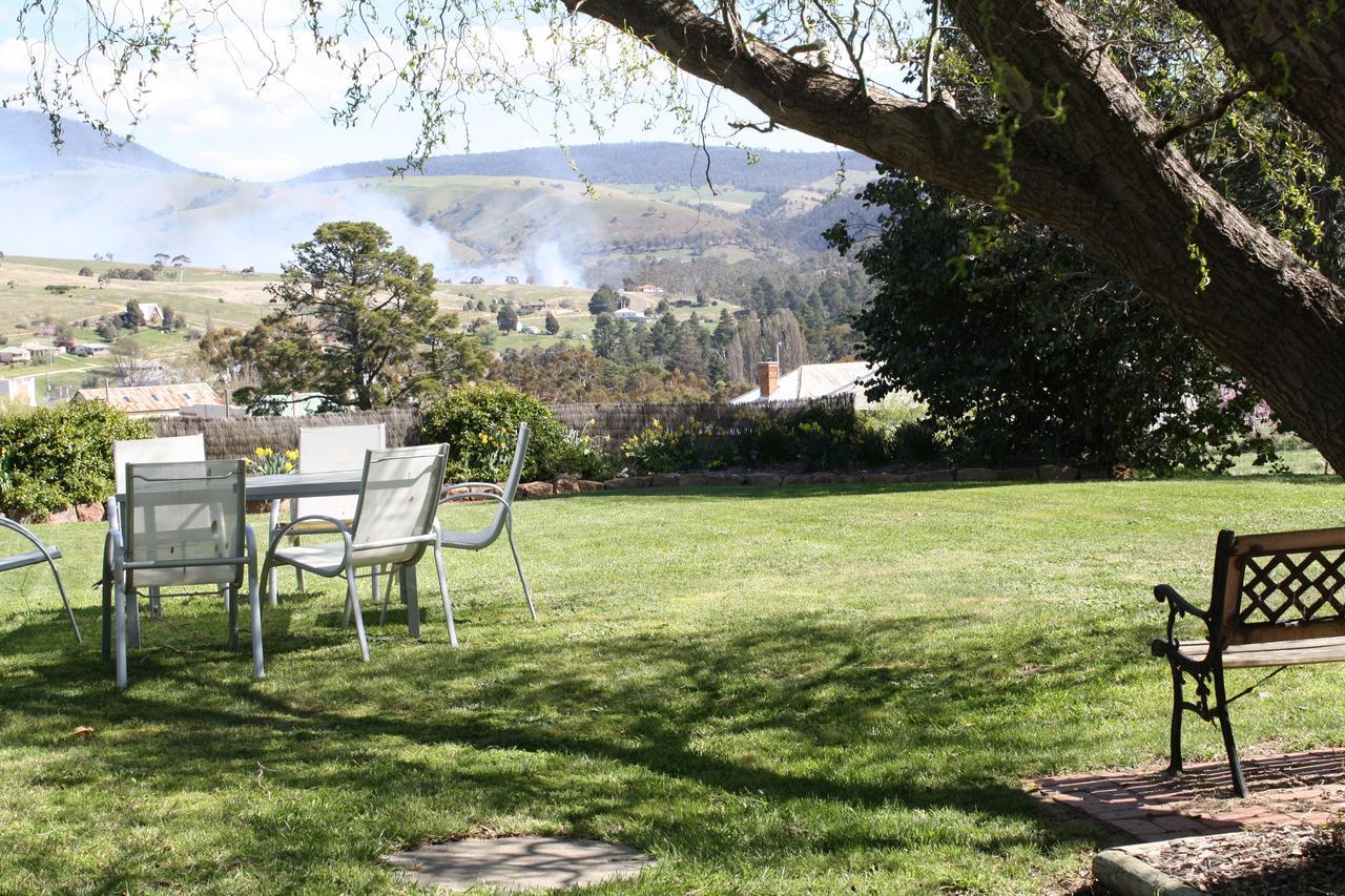Omeo Motel Bagian luar foto