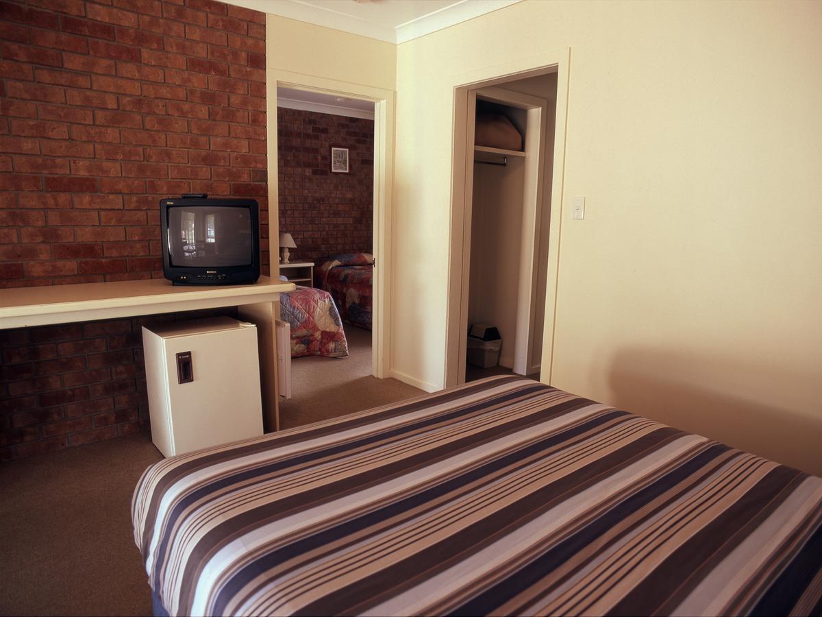 Omeo Motel Bagian luar foto