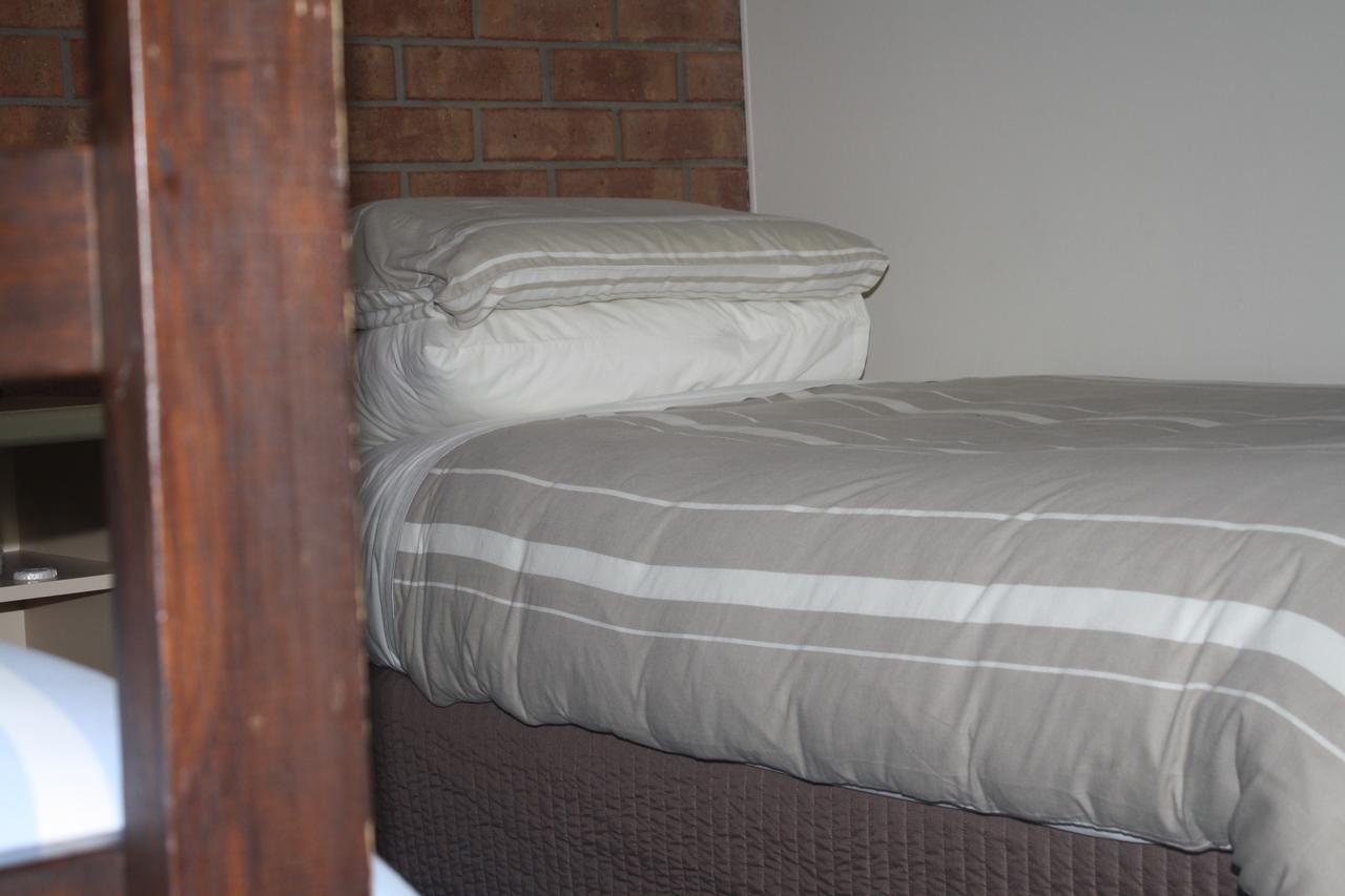 Omeo Motel Bagian luar foto