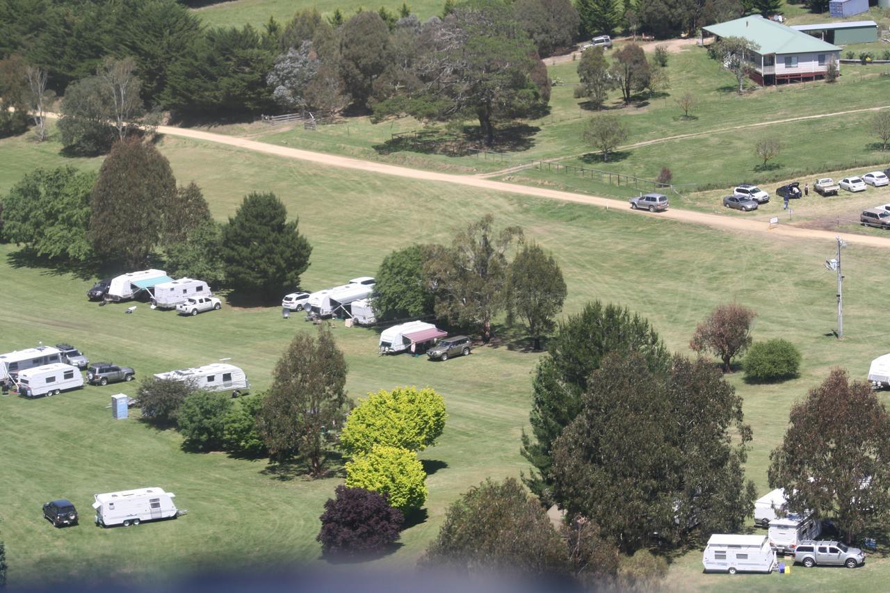 Omeo Motel Bagian luar foto