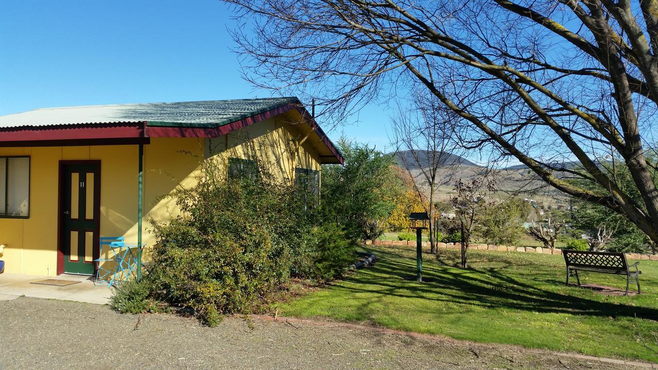 Omeo Motel Bagian luar foto