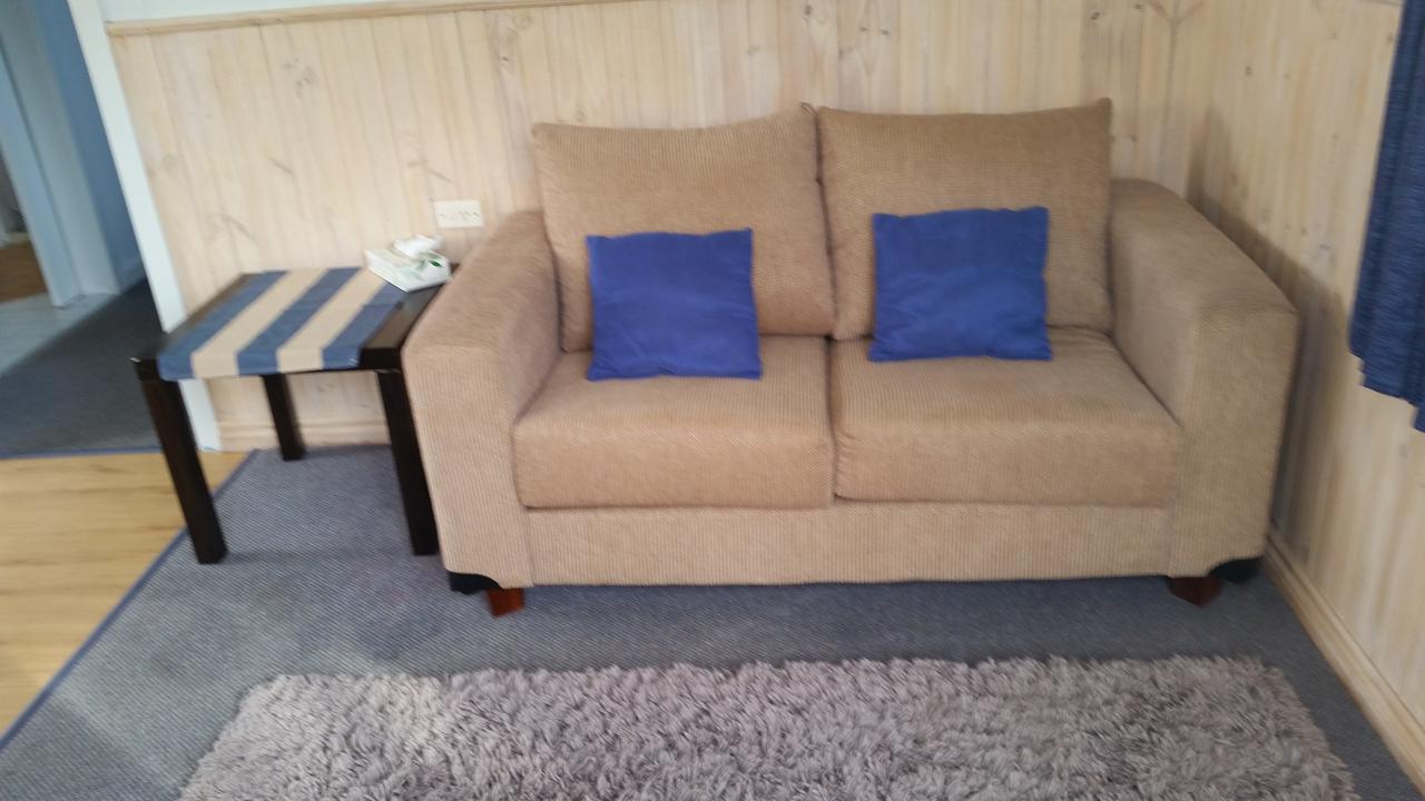 Omeo Motel Bagian luar foto