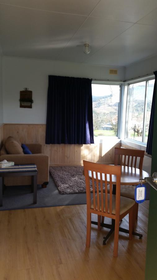 Omeo Motel Bagian luar foto