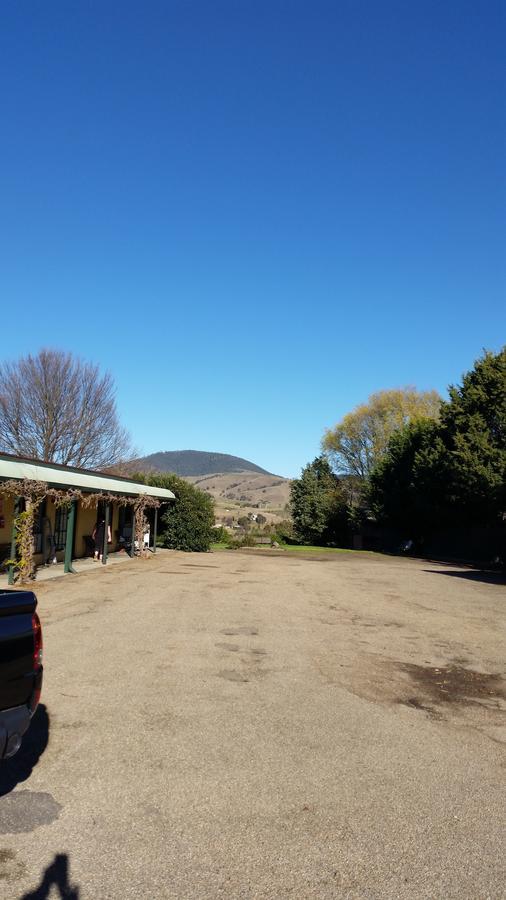 Omeo Motel Bagian luar foto